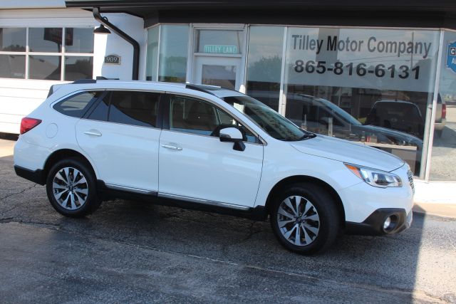 2017 Subaru Outback Touring AWD photo