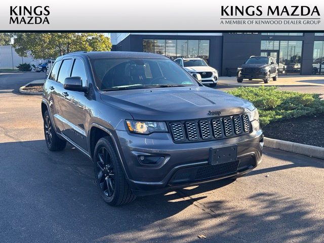 2017 Jeep Grand Cherokee Altitude 4WD photo