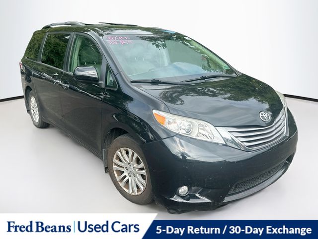2017 Toyota Sienna XLE FWD photo