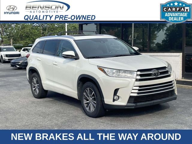 2017 Toyota Highlander XLE FWD photo