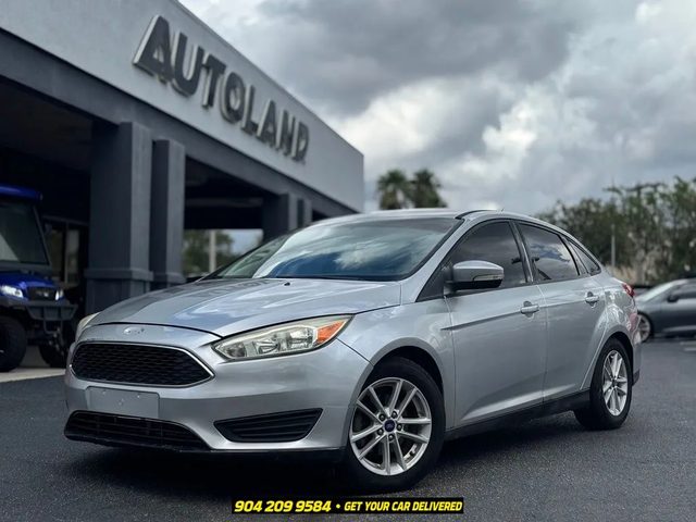 2017 Ford Focus SE FWD photo