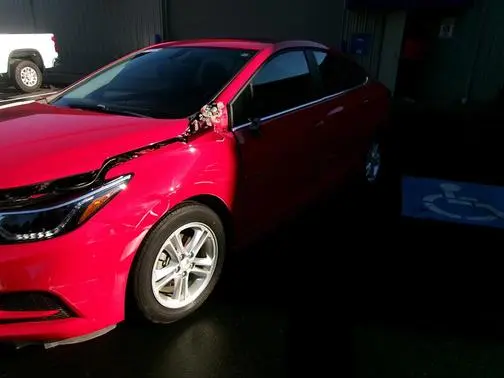 2017 Chevrolet Cruze LT FWD photo