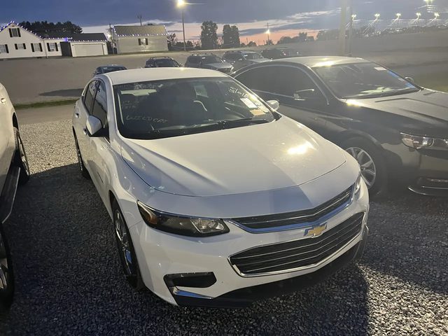 2017 Chevrolet Malibu LT FWD photo