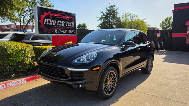 2017 Porsche Cayenne S E-Hybrid Platinum Edition AWD photo