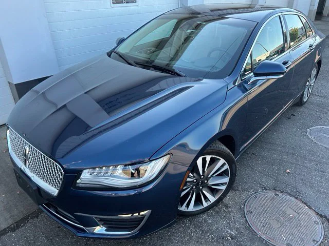 2017 Lincoln MKZ Reserve FWD photo