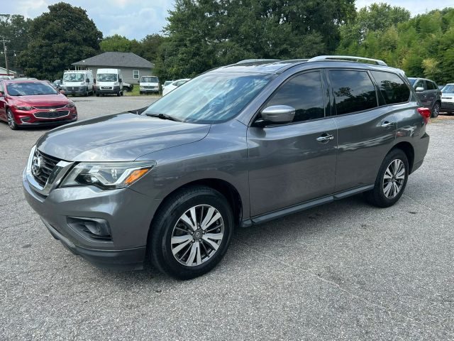 2017 Nissan Pathfinder S 4WD photo