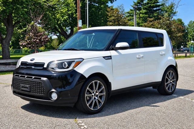 2017 Kia Soul ! FWD photo