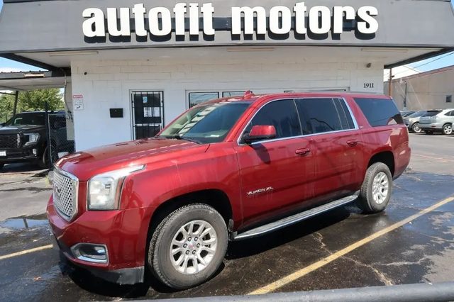 2017 GMC Yukon XL SLT 4WD photo
