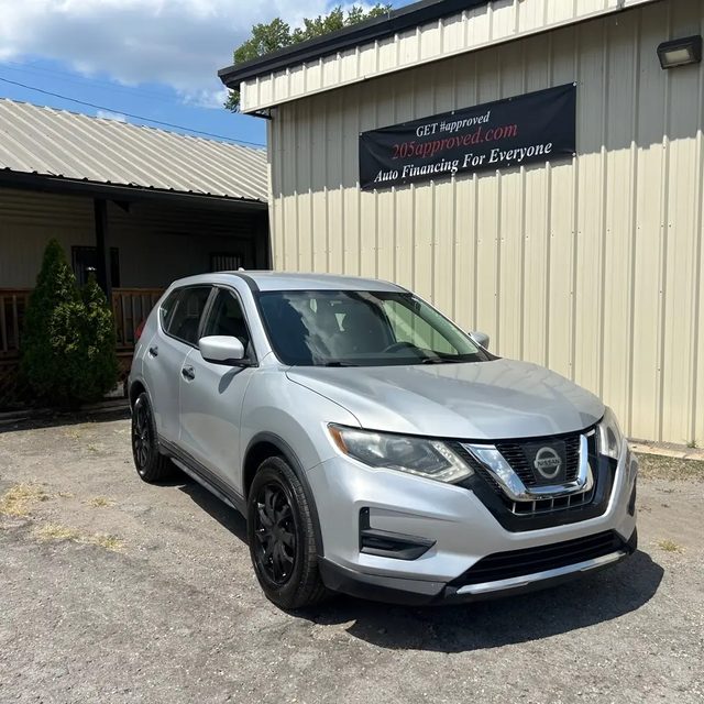 2017 Nissan Rogue S FWD photo