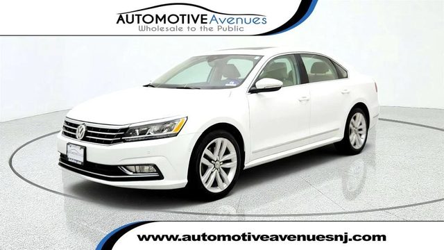 2017 Volkswagen Passat V6 SEL Premium FWD photo