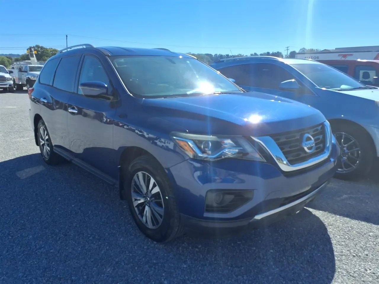 2017 Nissan Pathfinder S FWD photo