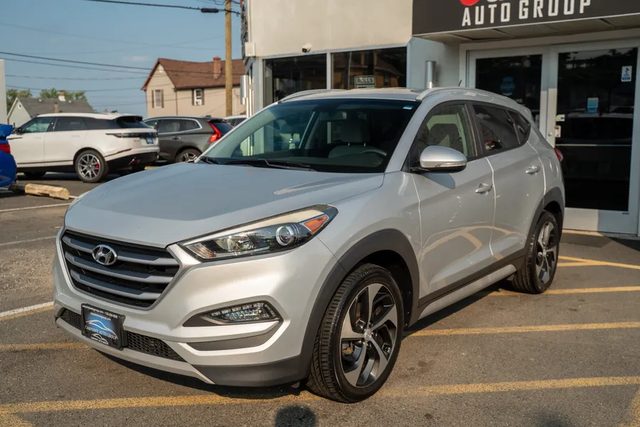 2017 Hyundai Tucson Sport AWD photo