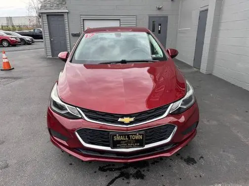 2017 Chevrolet Cruze LT FWD photo
