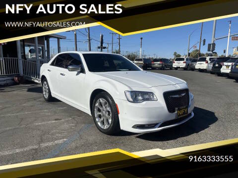 2017 Chrysler 300 300C Platinum AWD photo