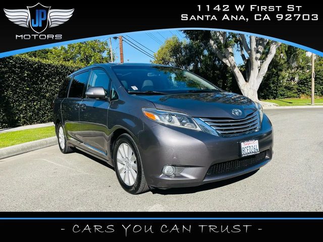 2017 Toyota Sienna Limited FWD photo
