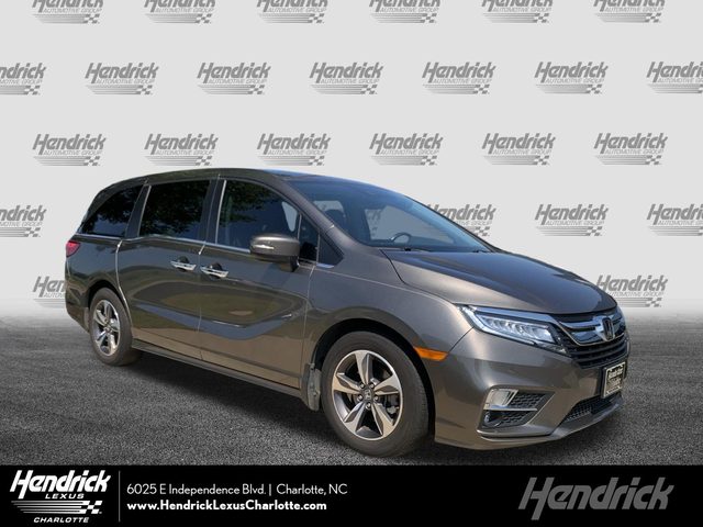 2018 Honda Odyssey Touring FWD photo