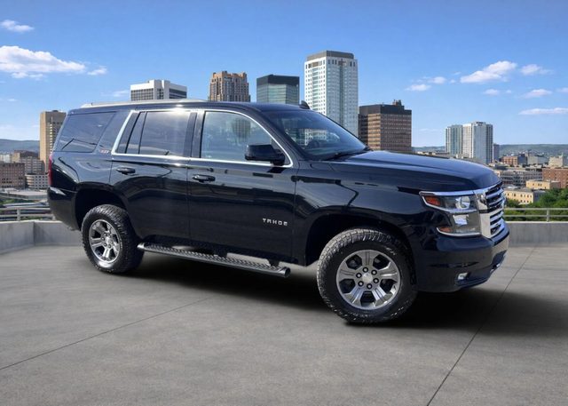 2017 Chevrolet Tahoe LT 4WD photo
