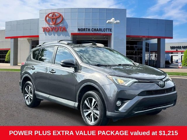 2017 Toyota RAV4 XLE FWD photo