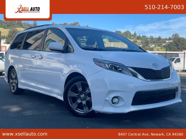 2017 Toyota Sienna SE FWD photo