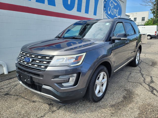 2017 Ford Explorer XLT 4WD photo