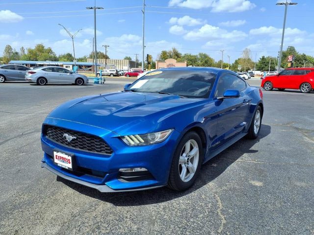 2017 Ford Mustang V6 RWD photo