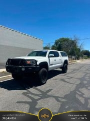 2017 Toyota Tacoma SR5 4WD photo