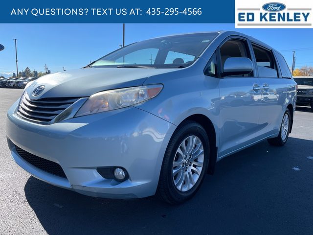 2017 Toyota Sienna XLE FWD photo