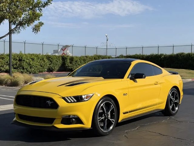 2017 Ford Mustang GT Premium RWD photo