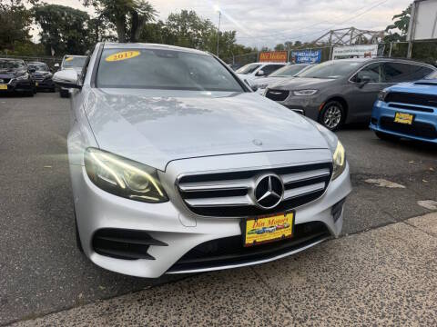 2017 Mercedes-Benz E-Class E 300 Sport AWD photo