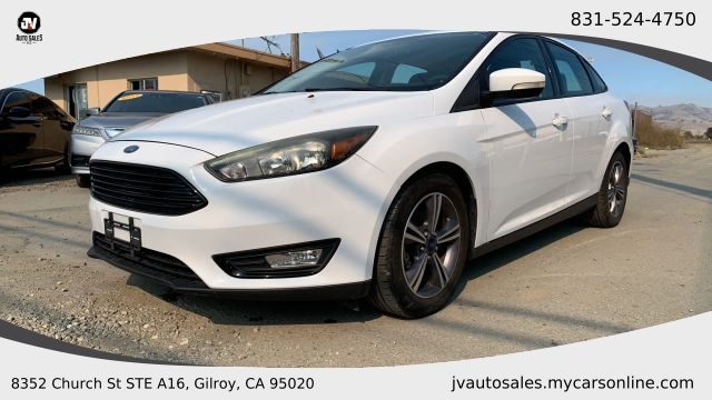 2017 Ford Focus SE FWD photo
