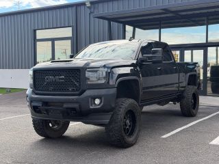 2017 GMC Sierra 2500HD Denali 4WD photo