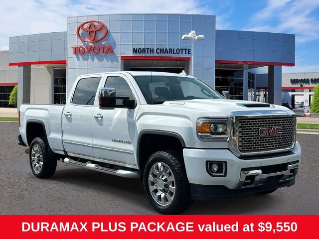 2017 GMC Sierra 2500HD Denali 4WD photo