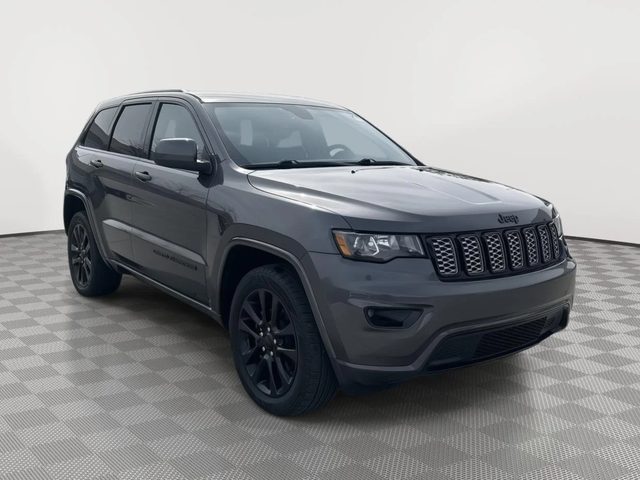 2017 Jeep Grand Cherokee Altitude 4WD photo