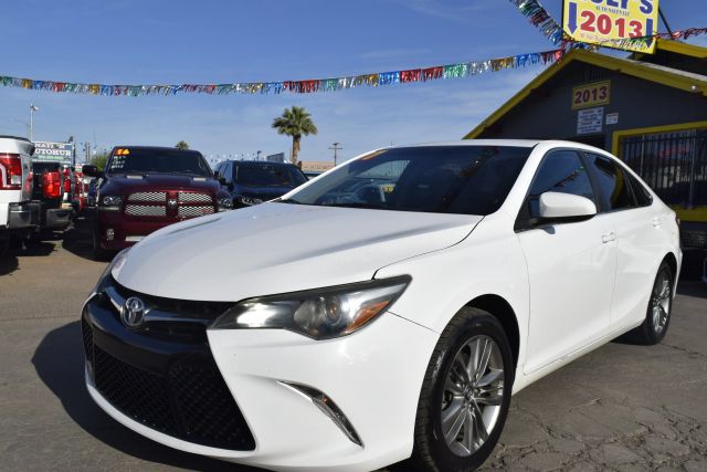 2017 Toyota Camry SE FWD photo