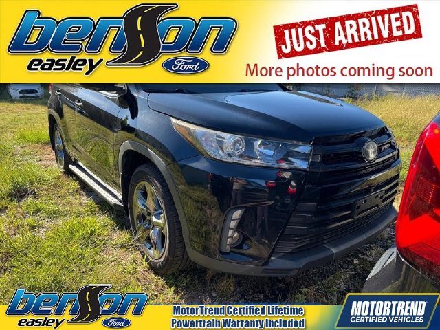 2017 Toyota Highlander Limited Platinum AWD photo