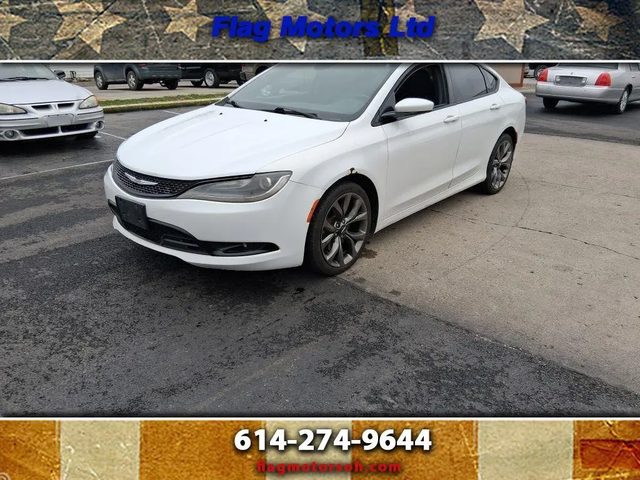 2015 Chrysler 200 S FWD photo