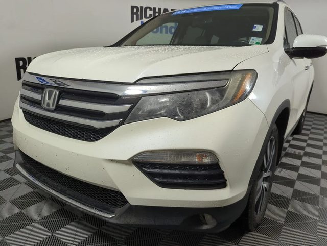 2017 Honda Pilot Elite AWD photo