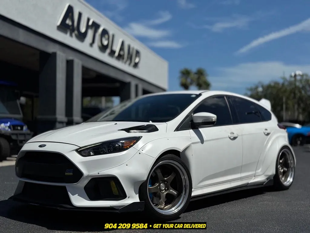 2017 Ford Focus RS AWD photo