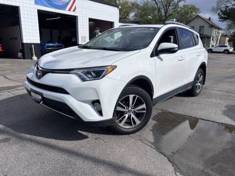 2017 Toyota RAV4 XLE AWD photo