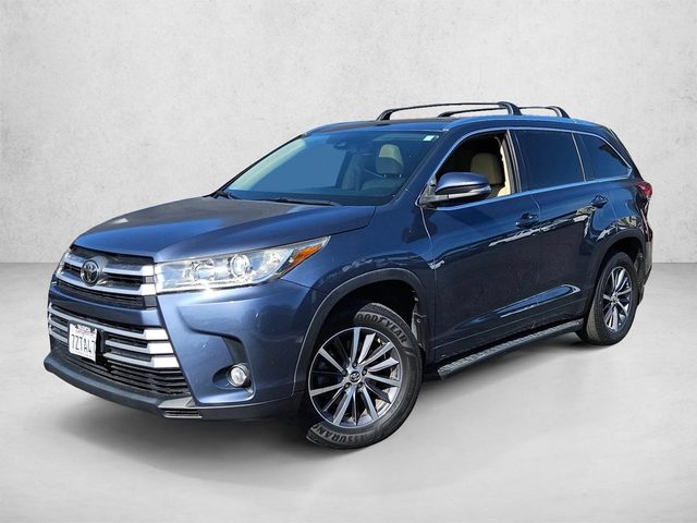 2017 Toyota Highlander XLE FWD photo