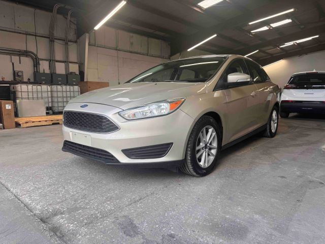 2017 Ford Focus SE FWD photo
