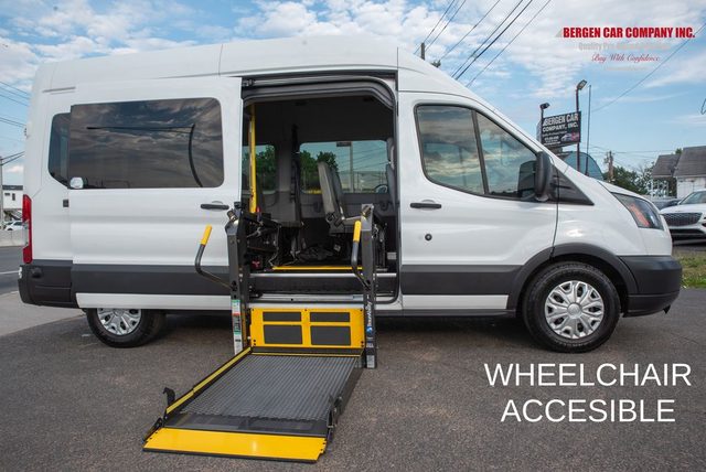 2017 Ford Transit Passenger Wagon XL RWD photo