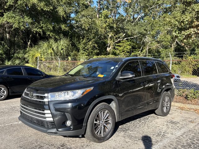 2017 Toyota Highlander XLE FWD photo