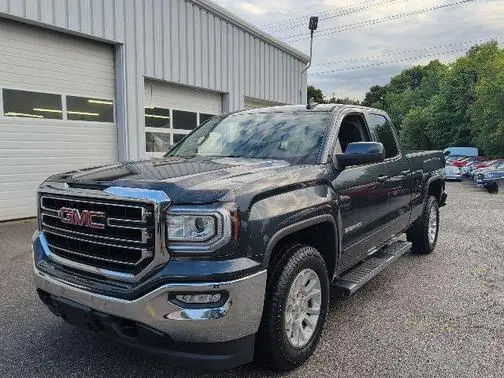 2017 GMC Sierra 1500 SLE 4WD photo