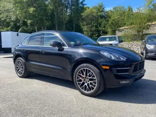 2018 Porsche Macan Turbo AWD photo