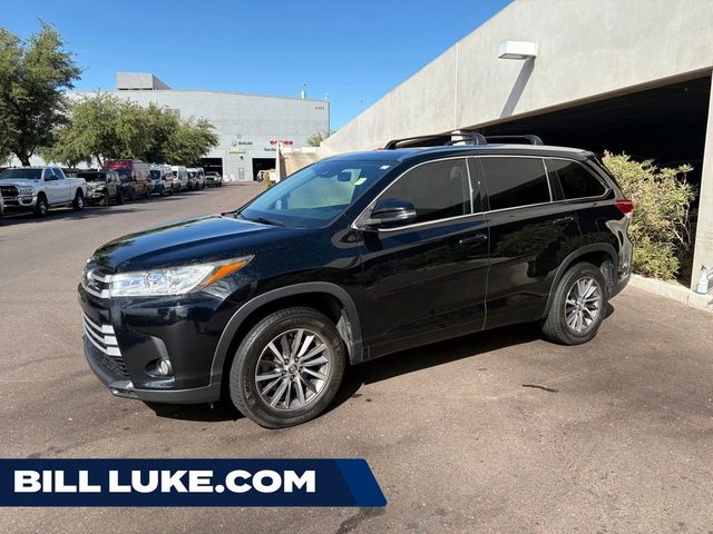 2017 Toyota Highlander XLE FWD photo