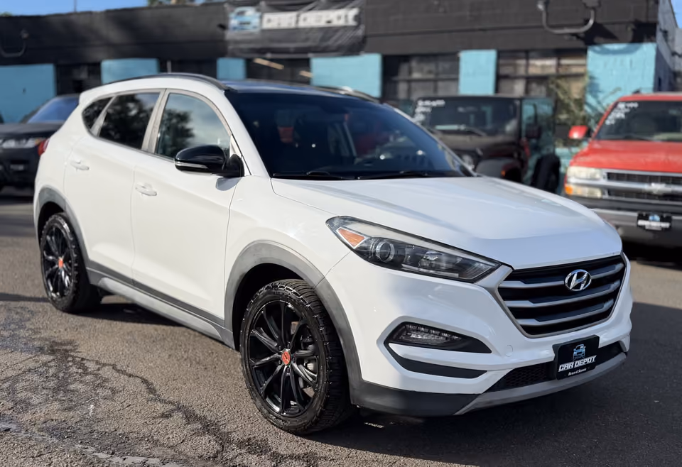 2017 Hyundai Tucson Night AWD photo