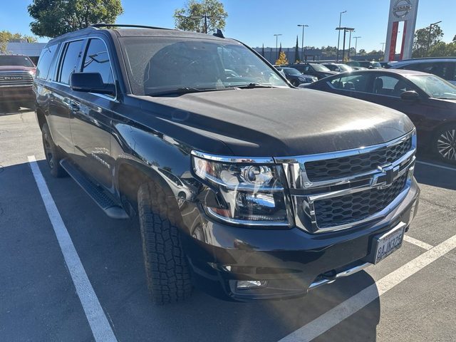 2017 Chevrolet Suburban LT 4WD photo