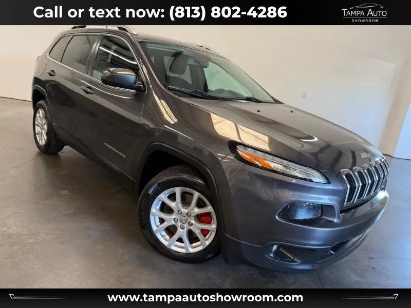 2017 Jeep Cherokee Latitude FWD photo
