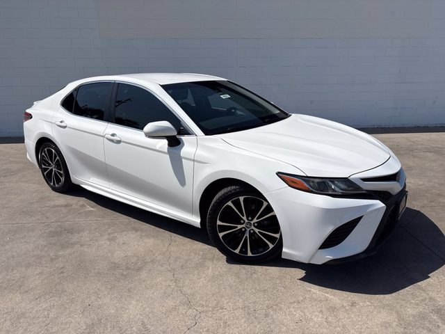 2018 Toyota Camry SE FWD photo